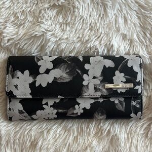 Kenneth Cole Reaction Floral Wallet